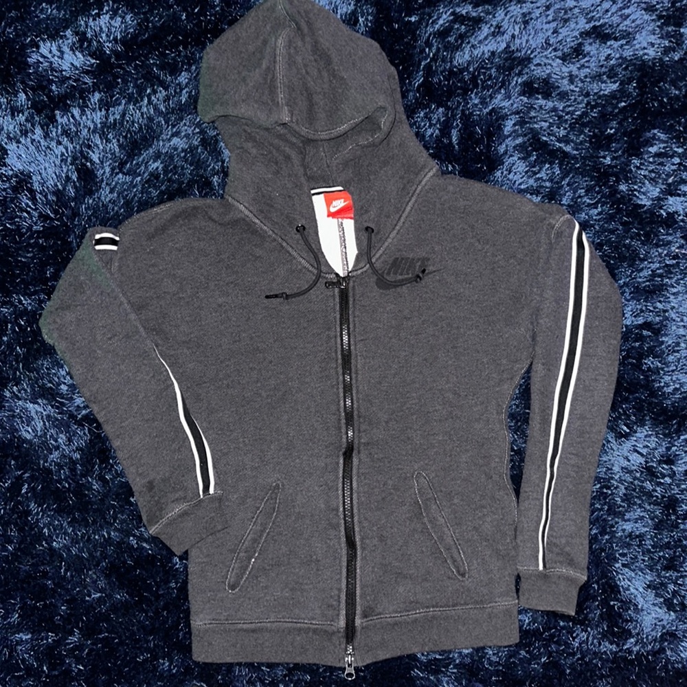 NIKE THICK ZIP UP SWEATER